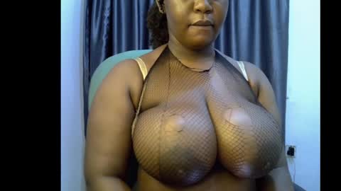 Snapshot of ebony_plumx12 chatting on September 9, 7:13 pm Prisy online show from September 9, 7:13 pm