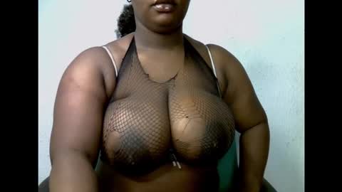 Snapshot of ebony_plumx12 chatting on September 16, 11:55 am Prisy online show from September 16, 11:55 am