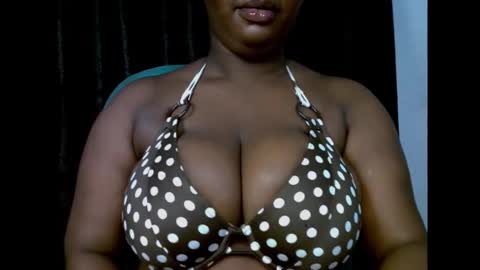 Snapshot of ebony_plumx12 chatting on October 18, 5:35 pm Prisy online show from October 18, 5:35 pm