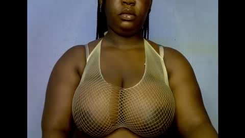 Snapshot of ebony_plumx12 chatting on October 27, 8:40 am Prisy online show from October 27, 8:40 am