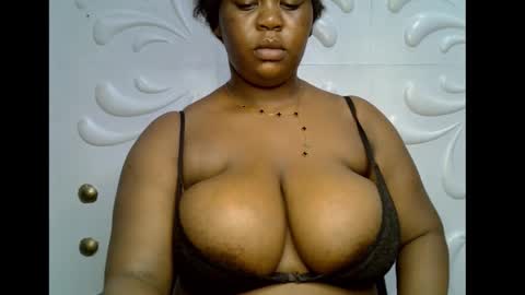 Snapshot of ebony_plumx12 chatting on November 12, 11:14 pm Prisy online show from November 12, 11:14 pm