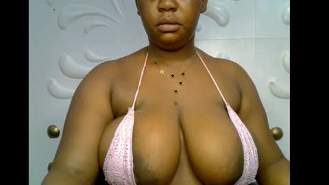 Snapshot of ebony_plumx12 chatting on November 21, 7:51 am Prisy online show from November 21, 7:51 am