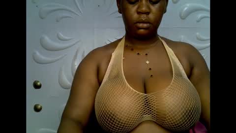 Snapshot of ebony_plumx12 chatting on November 23, 8:14 am Prisy online show from November 23, 8:14 am