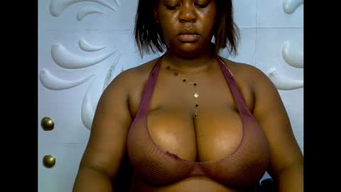 Snapshot of ebony_plumx12 chatting on November 23, 8:19 pm Prisy online show from November 23, 8:19 pm