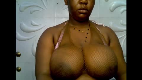 Snapshot of ebony_plumx12 chatting on November 24, 6:40 pm Prisy online show from November 24, 6:40 pm