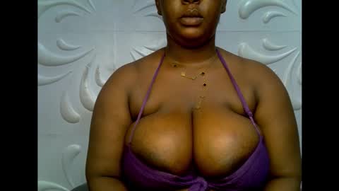 Snapshot of ebony_plumx12 chatting on November 25, 7:03 pm Prisy online show from November 25, 7:03 pm