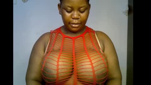 Snapshot of ebony_plumx12 chatting on December 17, 8:04 pm Prisy online show from December 17, 8:04 pm