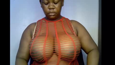 Snapshot of ebony_plumx12 chatting on December 18, 8:09 am Prisy online show from December 18, 8:09 am