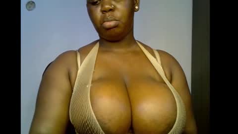 Snapshot of ebony_plumx12 chatting on December 20, 6:04 pm Prisy online show from December 20, 6:04 pm