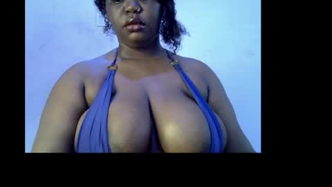 Snapshot of ebony_plumx12 chatting on April 28, 7:24 am Prisy online show from April 28, 7:24 am
