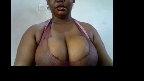 Snapshot of ebony_plumx12 chatting on April 29, 8:07 am Prisy online show from April 29, 8:07 am