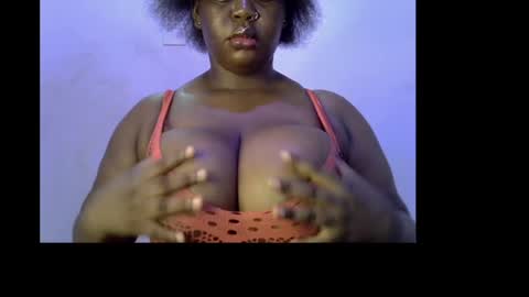 Snapshot of ebony_plumx12 chatting on May 21, 9:00 pm Prisy online show from May 21, 9:00 pm