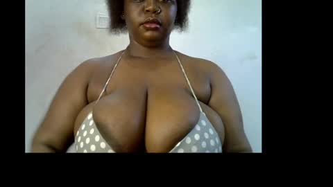 Snapshot of ebony_plumx12 chatting on May 23, 7:13 am Prisy online show from May 23, 7:13 am