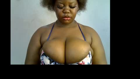 Snapshot of ebony_plumx12 chatting on May 24, 8:08 am Prisy online show from May 24, 8:08 am