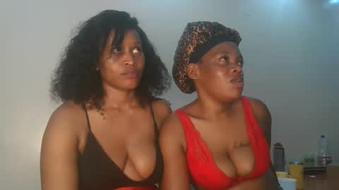 Ebony squiter online show from December 13, 8:14 pm