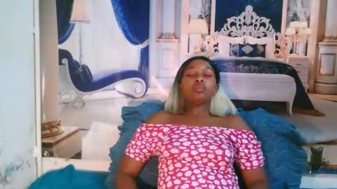 Snapshot of ebonyblisss chatting on February 5, 1:11 pm Tamia online show from February 5, 1:11 pm