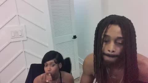 Snapshot of ebonycouplee69 chatting on May 30, 5:26 am ebonycouplee69 online show from May 30, 5:26 am
