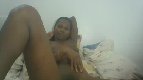 Snapshot of ebonycutegal1996 chatting on February 7, 1:04 am TRIZER online show from February 7, 1:04 am