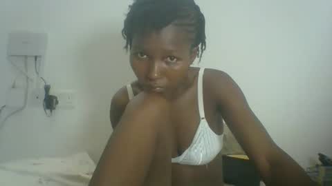 Snapshot of ebonycutegal1996 chatting on February 10, 3:42 pm TRIZER online show from February 10, 3:42 pm