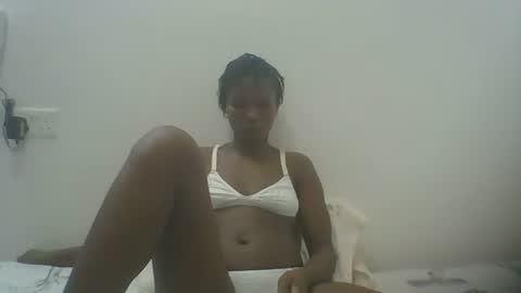 Snapshot of ebonycutegal1996 chatting on February 16, 7:16 pm TRIZER online show from February 16, 7:16 pm