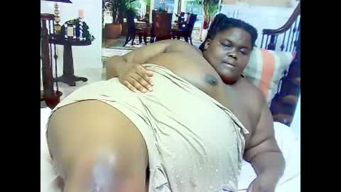 ebonyhotbuns4u2luv online show from February 26, 6:54 pm