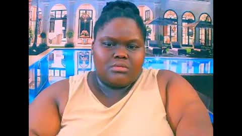 ebonyhotbuns4u2luv online show from December 15, 8:51 am