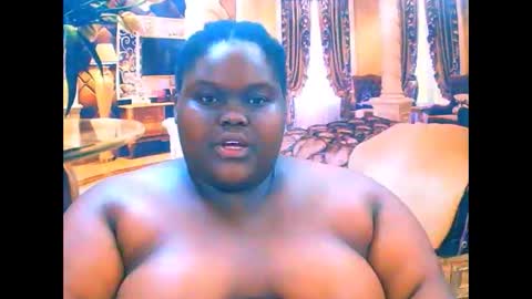 ebonyhotbuns4u2luv online show from January 12, 10:42 am