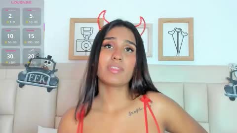 Snapshot of ebonyludovica chatting on November 1, 2:35 am Ludovica online show from November 1, 2:35 am