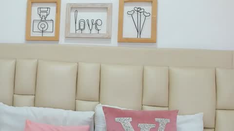 Snapshot of ebonyludovica chatting on December 5, 3:26 am Ludovica online show from December 5, 3:26 am