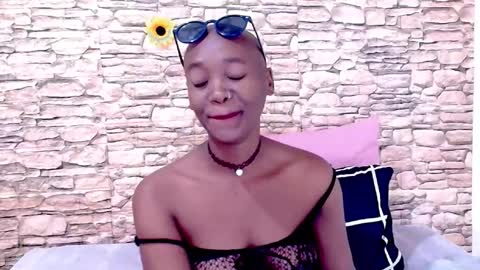 Snapshot of ebonyolive69 chatting on May 28, 7:38 am Cindy online show from May 28, 7:38 am