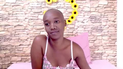 Snapshot of ebonyolive69 chatting on June 3, 1:52 am Cindy online show from June 3, 1:52 am