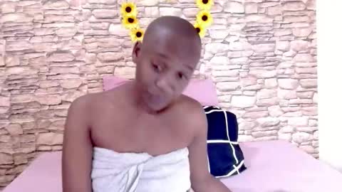 Snapshot of ebonyolive69 chatting on June 3, 6:57 pm Cindy online show from June 3, 6:57 pm