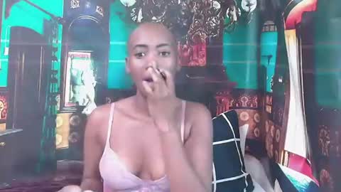 Snapshot of ebonyolive69 chatting on June 11, 7:06 am Cindy online show from June 11, 7:06 am
