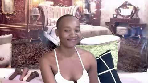 Snapshot of ebonyolive69 chatting on June 19, 7:39 pm Cindy online show from June 19, 7:39 pm