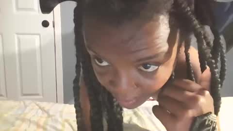 Snapshot of ebonyqueen00 chatting on September 28, 4:56 pm Bliss Thee Siren online show from September 28, 4:56 pm