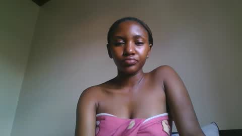 ebonyslut09 online show from March 15, 10:43 am