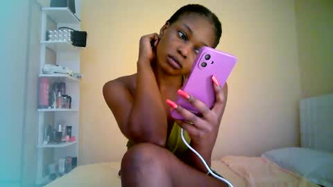 Snapshot of ebonytanqueen chatting on June 14, 3:19 am ebonytanqueen online show from June 14, 3:19 am