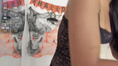 ebonyy_petite_69 online show from November 3, 8:32 pm