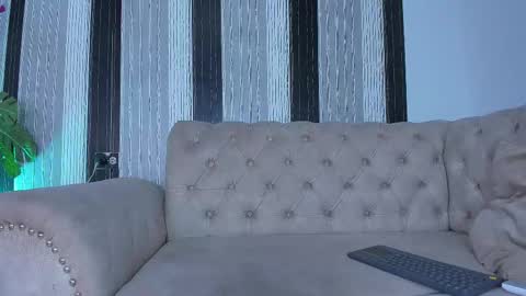 Snapshot of ebonyy_petite_69 chatting on February 18, 8:49 pm ebonyy_petite_69 online show from February 18, 8:49 pm