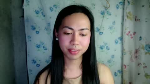 Snapshot of eddfox001 chatting on April 25, 4:15 pm eddfox001 online show from April 25, 4:15 pm