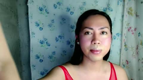 Snapshot of eddfox001 chatting on May 7, 12:10 pm eddfox001 online show from May 7, 12:10 pm