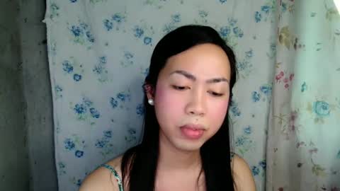 Snapshot of eddfox001 chatting on June 2, 5:53 am eddfox001 online show from June 2, 5:53 am