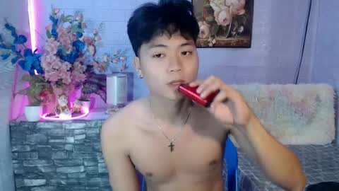 edelcum_xx online show from June 19, 10:30 am
