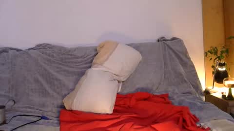 Snapshot of edelholz87 chatting on May 4, 5:20 pm edelholz87 online show from May 4, 5:20 pm
