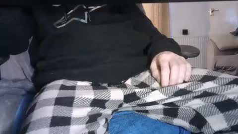 Snapshot of edged_biker chatting on February 9, 3:56 pm edged biker online show from February 9, 3:56 pm