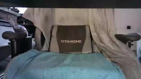 Snapshot of edged_biker chatting on November 26, 4:52 pm edged biker online show from November 26, 4:52 pm