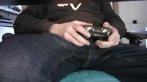 Snapshot of edged_biker chatting on February 18, 4:25 pm edged biker online show from February 18, 4:25 pm