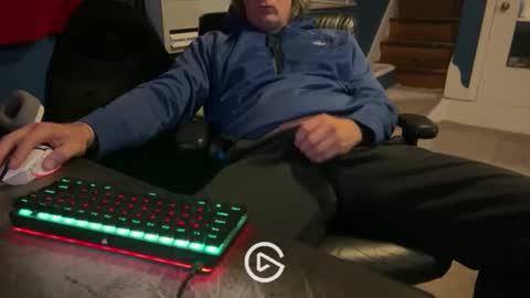 Snapshot of edgemeallnight chatting on December 11, 11:43 pm edgemeallnight online show from December 11, 11:43 pm