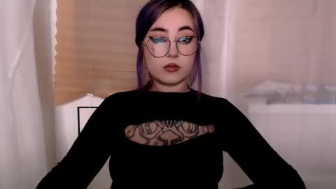 Snapshot of ediefris chatting on November 19, 11:54 am fickle demon made of clumps of matter online show from November 19, 11:54 am