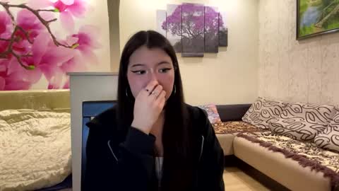 Eri online show from April 13, 6:35 pm